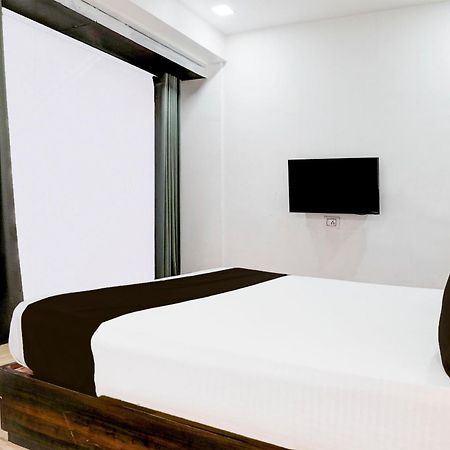 Super Hotel O Vip Road Formerly Hotel Lotus Surat Exterior photo