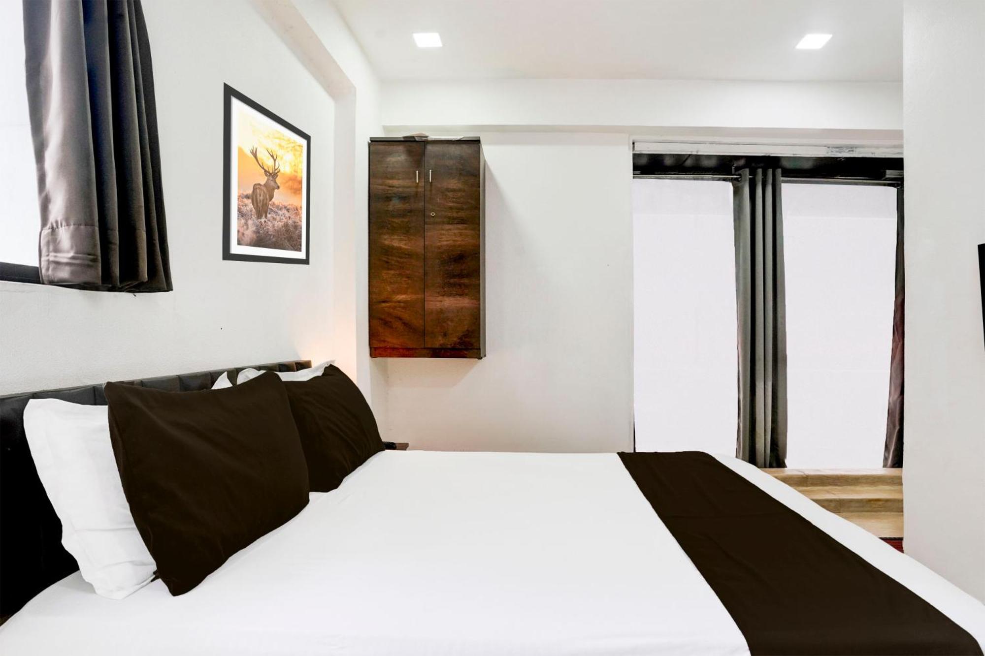 Super Hotel O Vip Road Formerly Hotel Lotus Surat Exterior photo