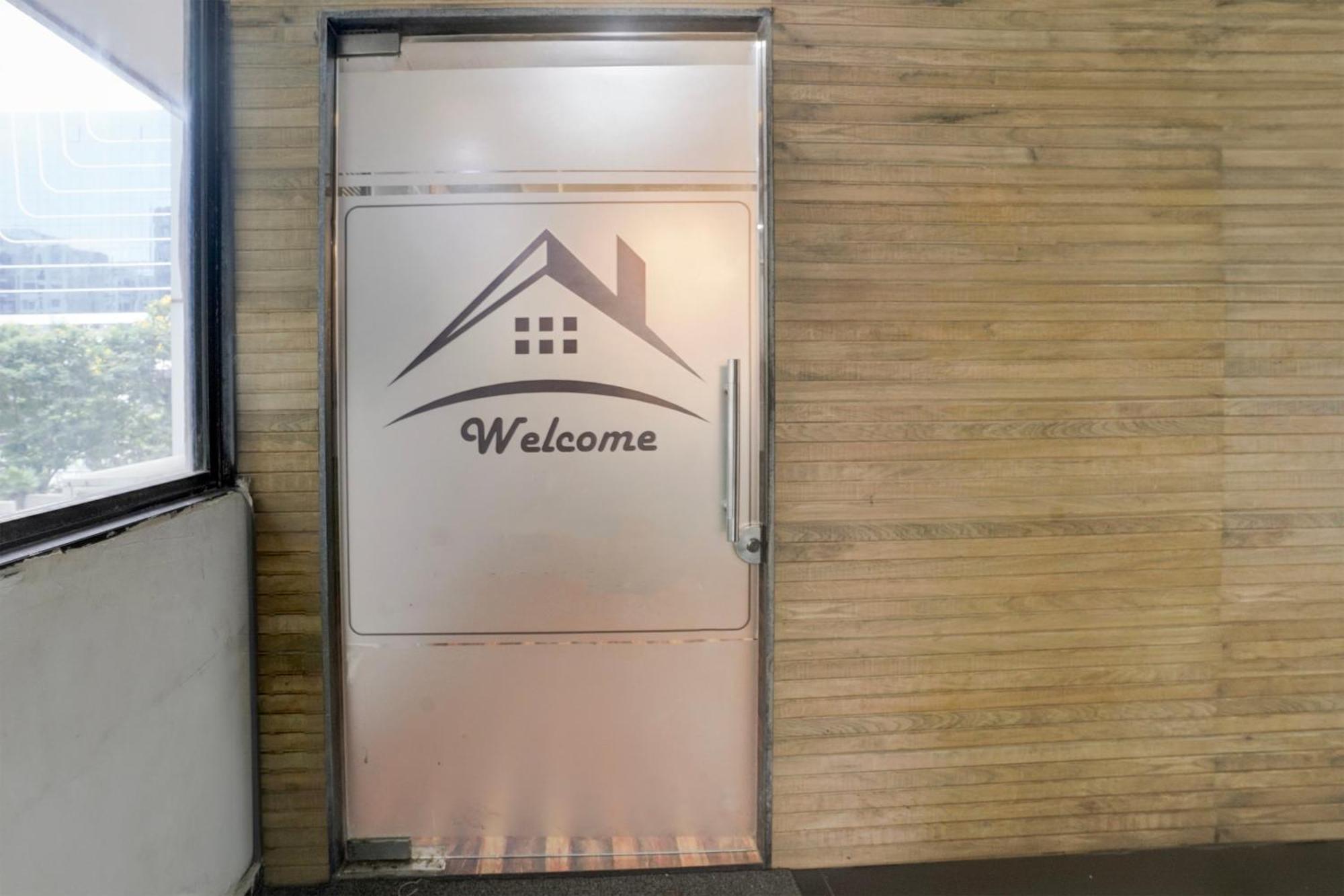 Super Hotel O Vip Road Formerly Hotel Lotus Surat Exterior photo